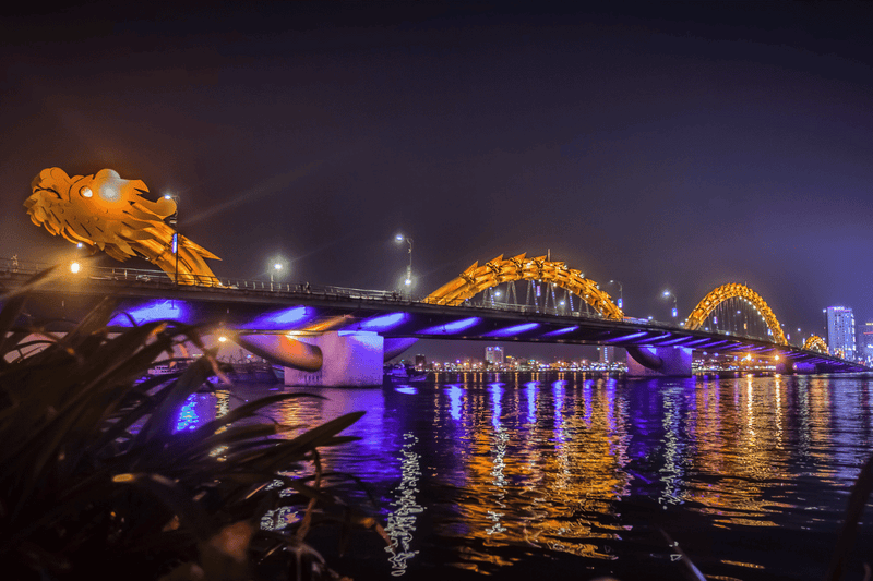 Die feuerspeiende Drachenbrücke