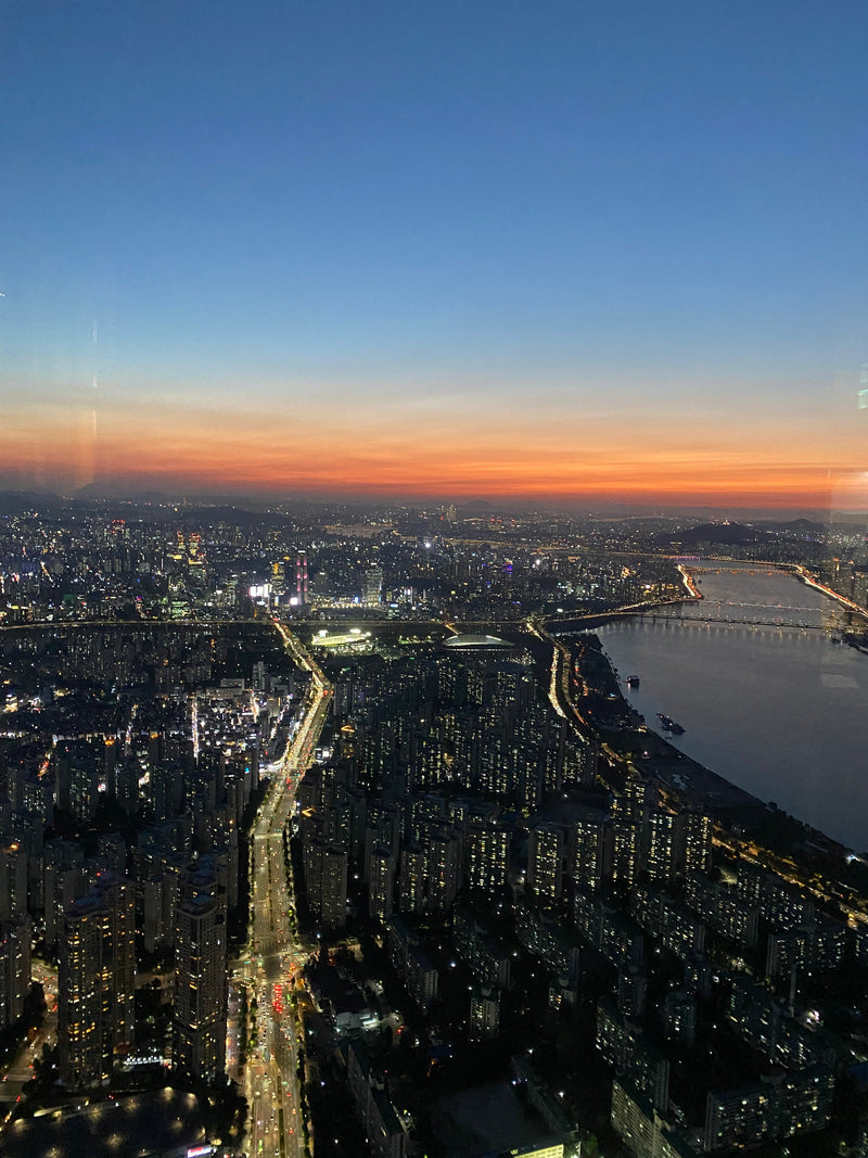 Sonnenuntergang am Lotte World Tower
